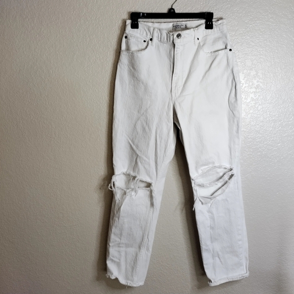 Abercrombie Curve Love The Mom High Rise Jean Distressed White Jeans Sz 31/12 - Picture 2 of 11